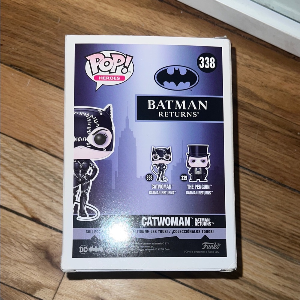 Funko Pop! Catwoman Batman Returns #338 - Black Cream - Picture 3 of 7